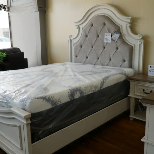 bed with headboard